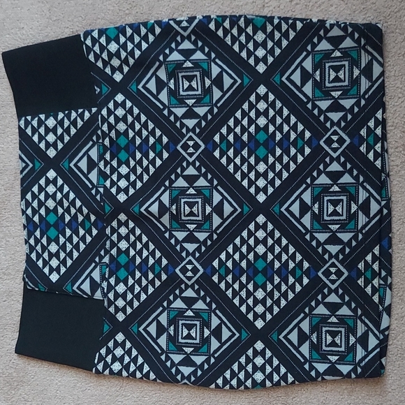 Charlotte Russe Dresses & Skirts - Geo print skirt